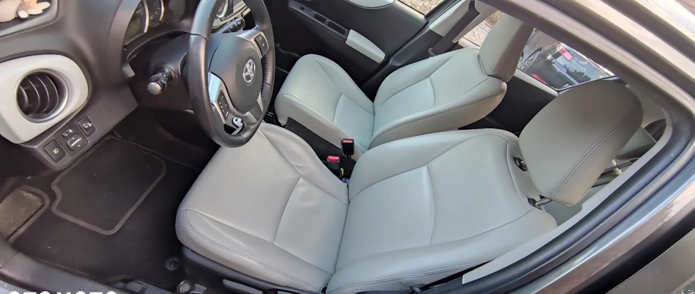 Toyota Yaris cena 42900 przebieg: 214000, rok produkcji 2012 z Szlichtyngowa małe 46